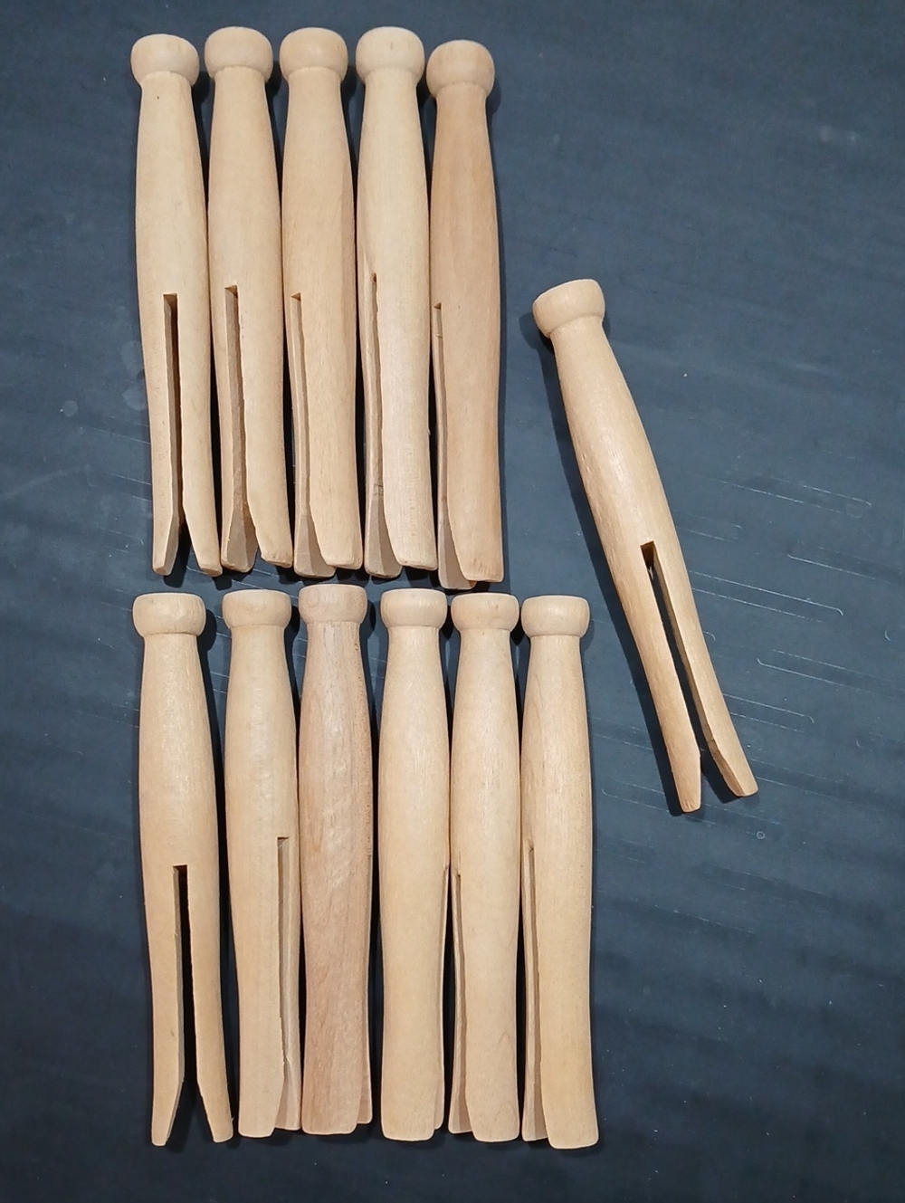 1🌸Vintage Wooden Clothespin Pegs Natural Wood